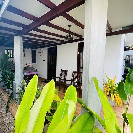 The Nook Hotell Hikkaduwa Eksteriør bilde