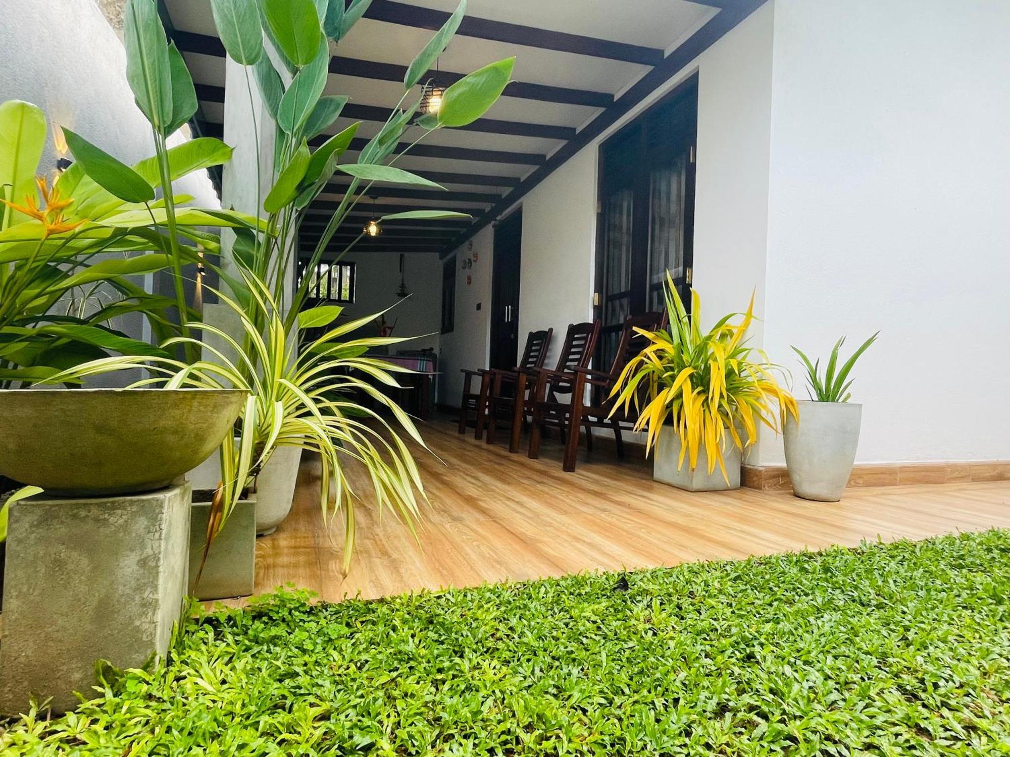 The Nook Hotell Hikkaduwa Eksteriør bilde