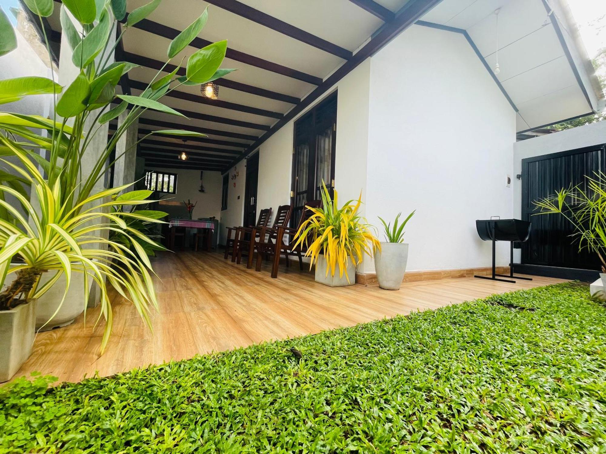 The Nook Hotell Hikkaduwa Eksteriør bilde