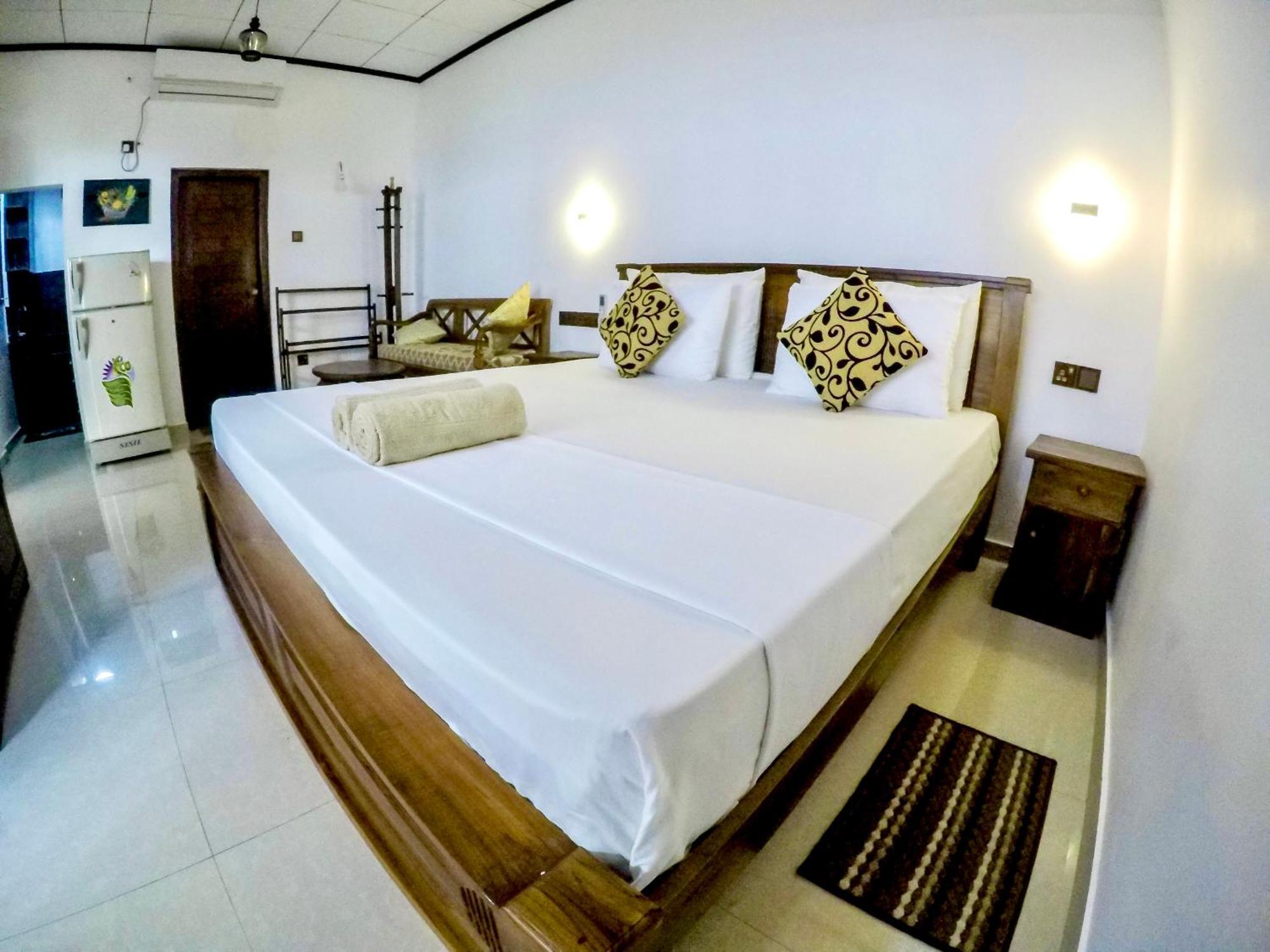 The Nook Hotell Hikkaduwa Eksteriør bilde