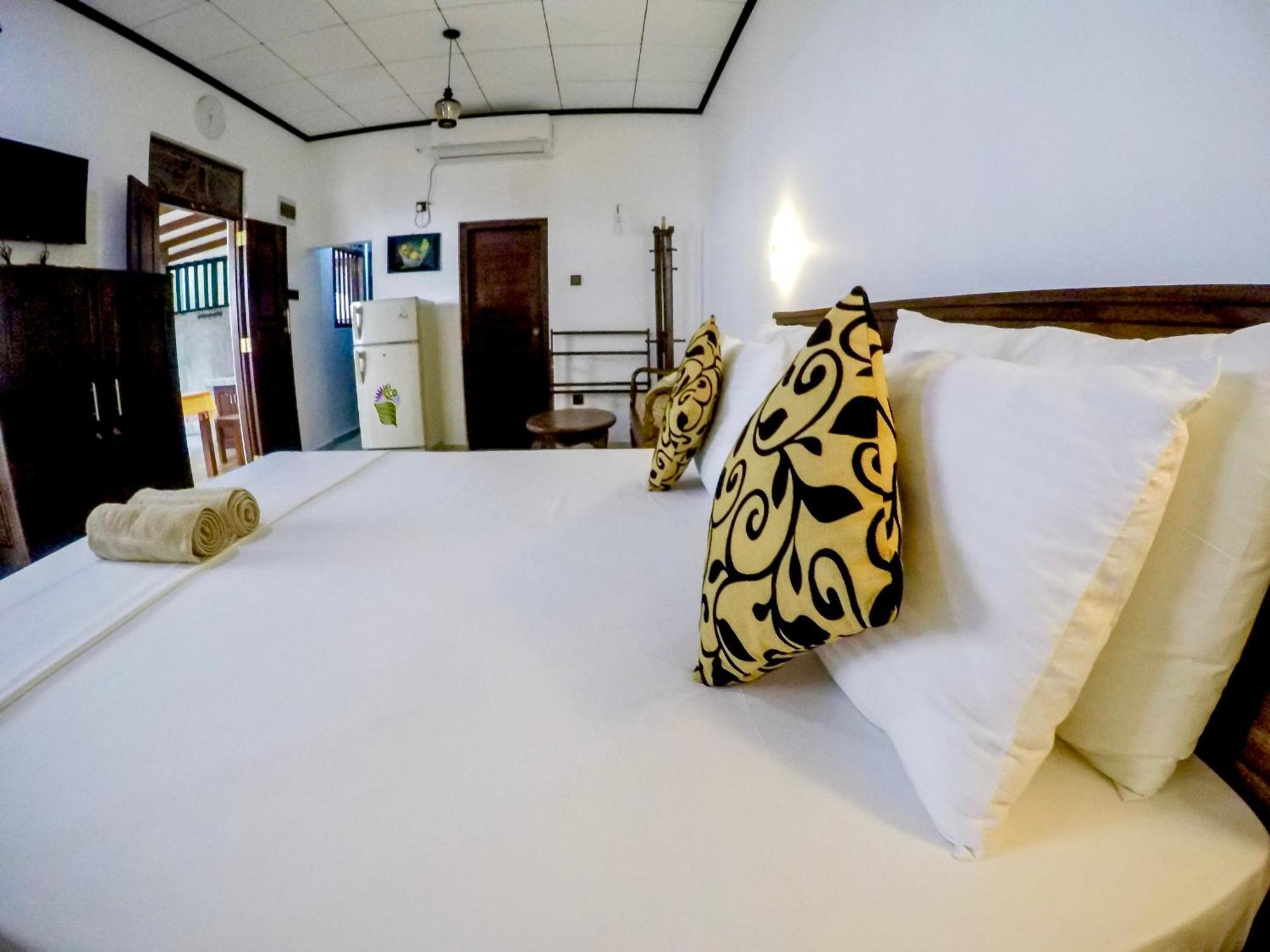 The Nook Hotell Hikkaduwa Eksteriør bilde