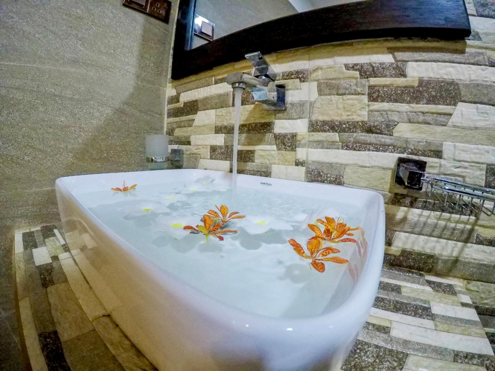 The Nook Hotell Hikkaduwa Eksteriør bilde
